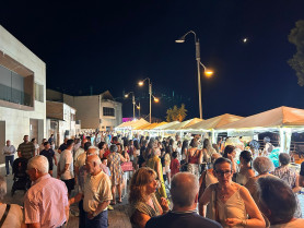Multitudinaria participación y ambiente en el mercado de proximidad de Moraleja