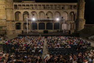 Se desvacenece el protagonista de la obra “Alfonso X, la última cantiga” en el Festival de Teatro de Alcántara