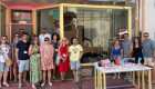 Los autores del festival literario Gata Negra descubren el comercio de Moraleja