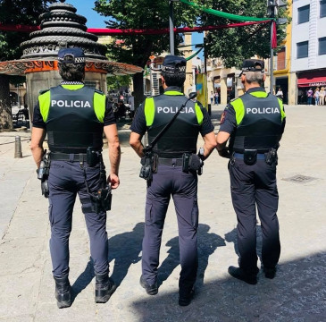 Zamora guarda silencio por las víctimas del atentado de Barcelona 
