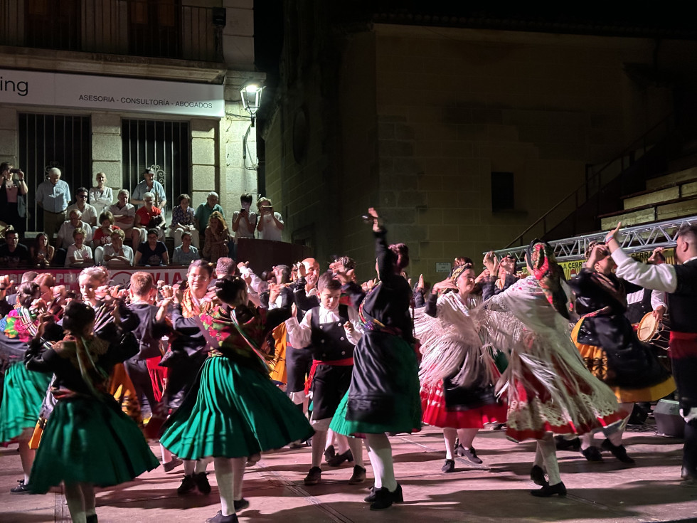 Coria se llena de música y tradición con una nueva edición del Festival de Folklore