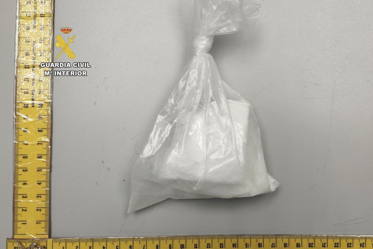 La Guardia Civil intercepta a un conductor sin carné con más de 1.500 dosis de cocaína en Cáceres