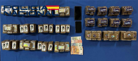 Detenido un hombre con 19 kilos de hachís ocultos en compartimentos secretos de su vehículo