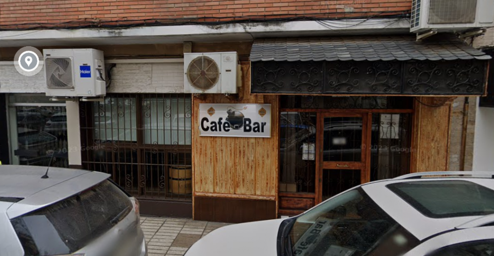 Sorprenden al ladrón dentro del bar La Bomba de Badajoz tras un robo en plena madrugada