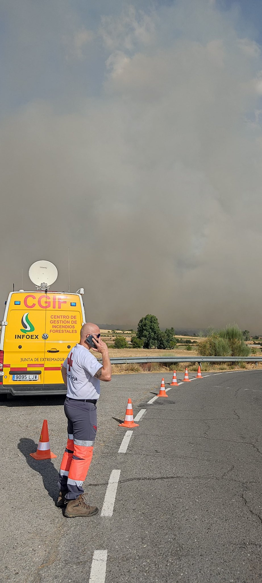 El incendio forestal de Aldea del Cano afecta a más de 1.230 hectáreas