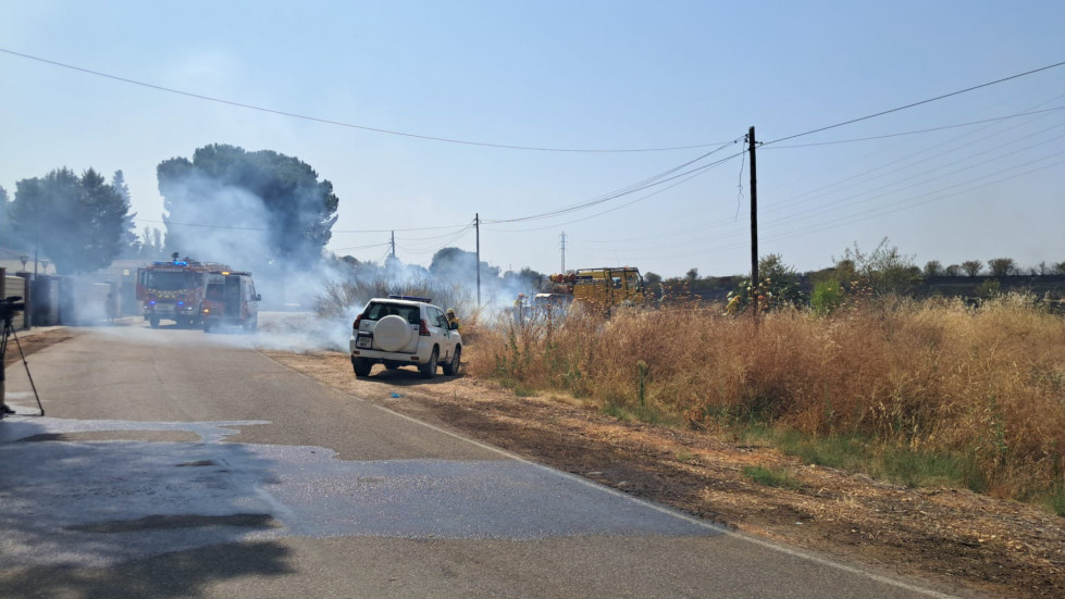 Un incendio en una urbanización de Badajoz genera momentos de tensión entre los vecinos