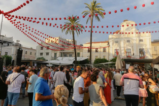Mérida abre el plazo para solicitar barras exteriores en los bares durante la Feria