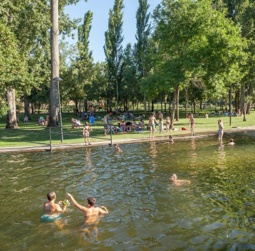 Zamora guarda silencio por las víctimas del atentado de Barcelona 