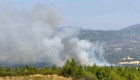 Efectivos del Infoex intentan controlar un incendio forestal en Cilleros
