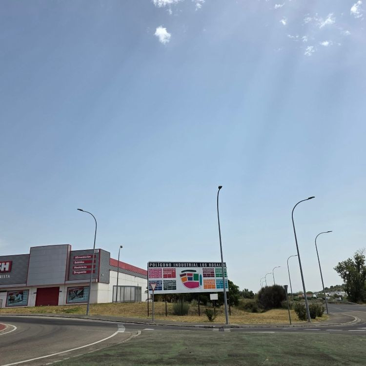 Coria instala luminarias LED en el polígono Los Rosales y en el barrio de Moscoso