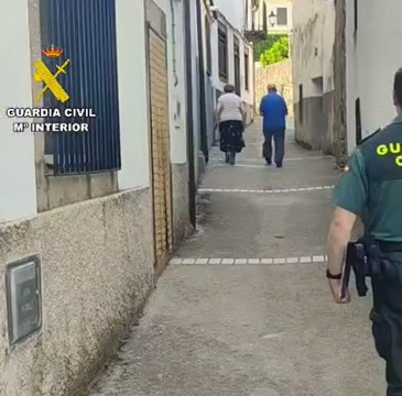 Zamora guarda silencio por las víctimas del atentado de Barcelona 