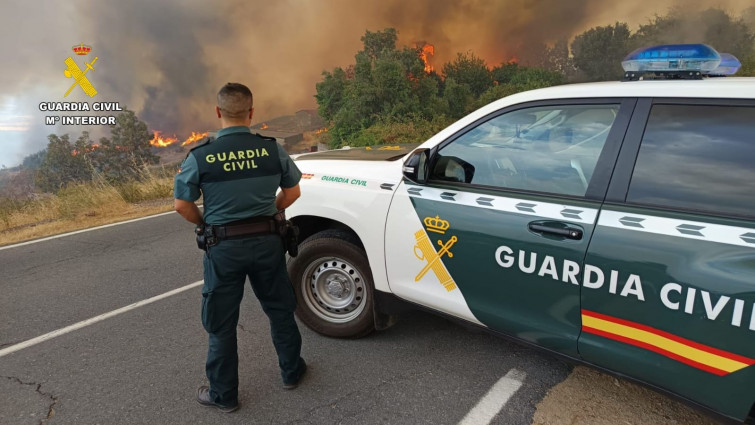 Finaliza con éxito el rescate de los últimos vecinos que permanecían en Cabezabellosa a pesar del incendio