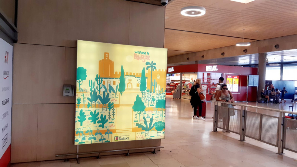 Badajoz promociona sus atractivos turísticos en los aeropuertos de Gran Canaria y Tenerife Norte