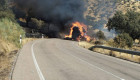 Un camión ardiendo en la carretera provoca un incendio forestal en Llerena