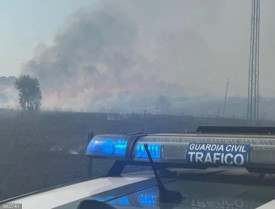 Un incendio en El Payo amenaza el paraje de La Cervigona en Sierra de Gata