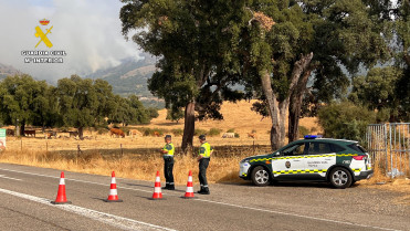 Sánchez rechaza enviar más medios para frenar el incendio de Jarilla que tiene un perímetro de 100 kilómetros