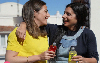 La empresa extremeña Komvida Kombucha recibe uno de los premios Alimentos de España