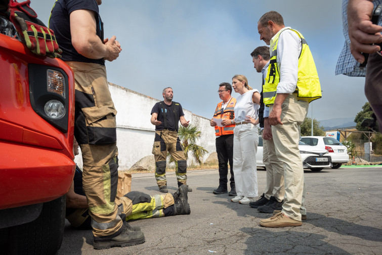 El incendio de Jarilla arrasa 12.000 hectáreas y alcanza un perímetro de 140 kilómetros