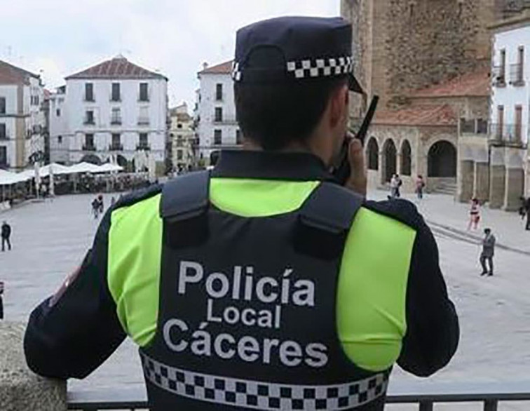 Sorprenden a una menor provocando un incendio en un barrio de Cáceres
