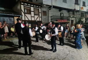 El pasacalles de los tamborileros abrirá cada día el Festival Internacional Folk de Plasencia