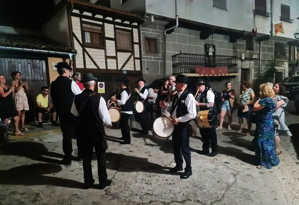 El pasacalles de los tamborileros abrirá cada día el Festival Internacional Folk de Plasencia