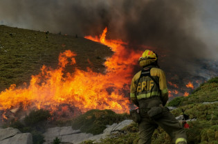 Los bomberos forestales de refuerzo tendrán empleo fijo y mejores condiciones laborales