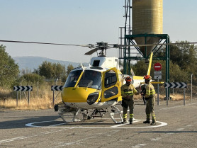 El viento complica el incendio en Jarilla y La Garganta en alerta por una posible evacuación