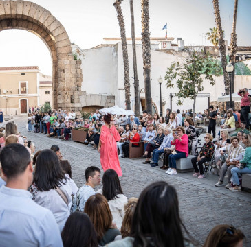 Zamora guarda silencio por las víctimas del atentado de Barcelona 