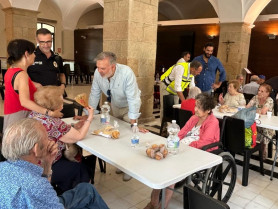 Los vecinos evacuados regresan a sus viviendas tras estabilizar el incendio de Jarilla