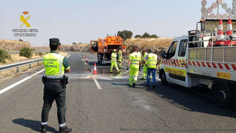 Herido un hombre en un accidente entre un camión y un vehículo de mantenimiento