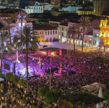 Zamora guarda silencio por las víctimas del atentado de Barcelona 