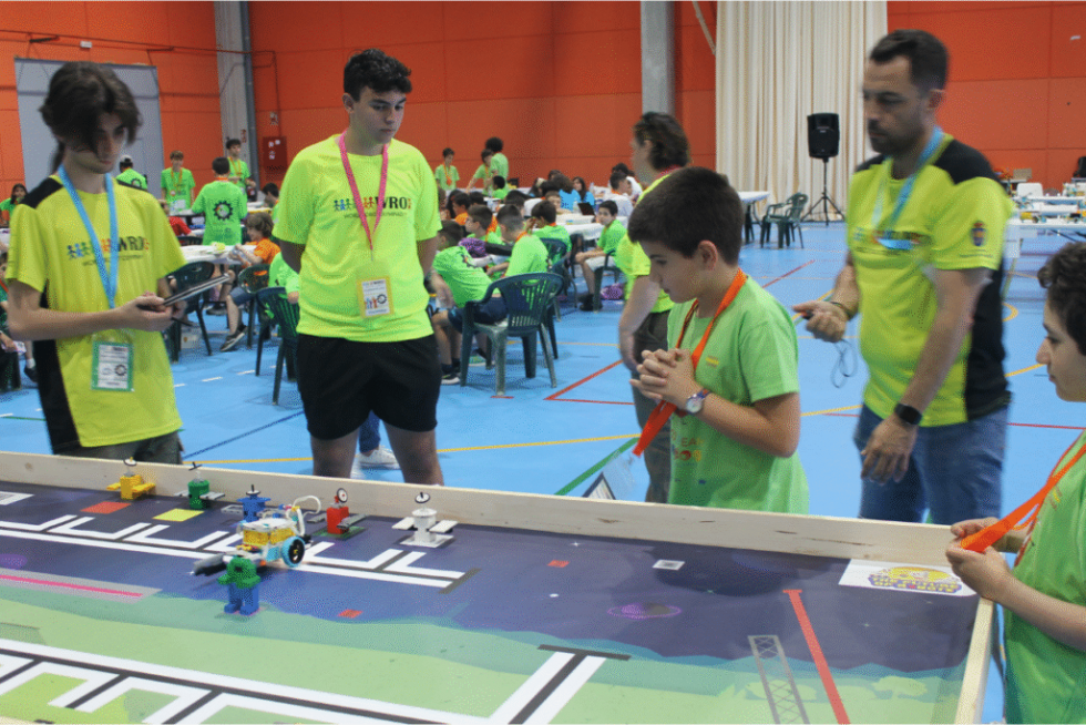 La Final Nacional de la World Robot Olympiad se celebra en Cáceres con tres equipos locales