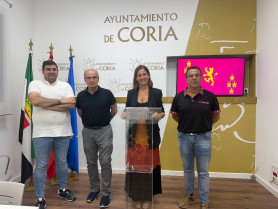 León y castillos: los símbolos que marcan la bandera de Coria