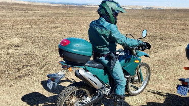 Provoca un incendio forestal con un cañón detonador usado como espantapájaros