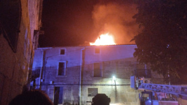 Un incendio en una casa de Villasbuenas de Gata provoca daños materiales