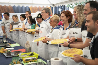 Caminata solidaria, juegos y tortilla de patatas para celebrar San Isidro en Badajoz