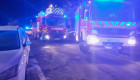 El incendio de una vivienda se reactiva en Cáceres y mantiene a una mujer en la UCI