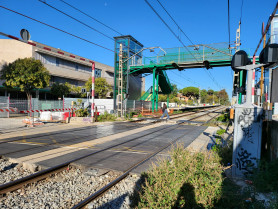 Un trabajador herido grave al caerle una viga en unas obras de Adif