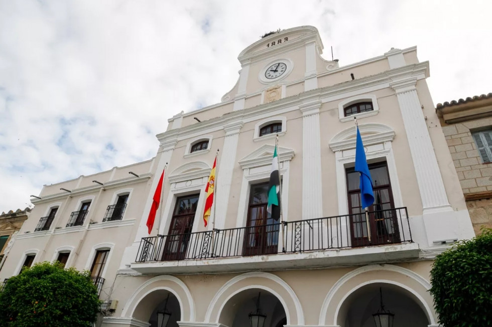 El Ayuntamiento de Mérida aprueba una subida salarial del 1,5 % para sus empleados públicos