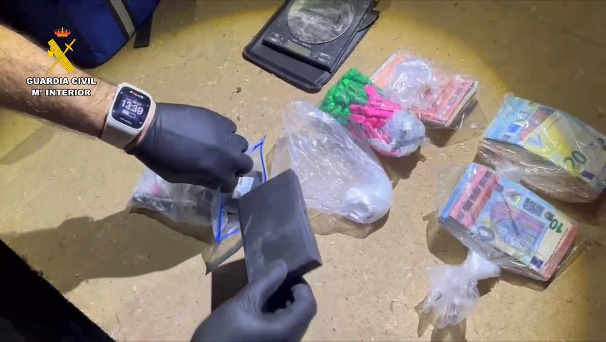 Material incautado por la Guardia Civil (Droga)