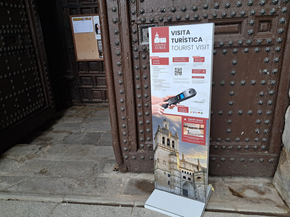 Turismo coria catedral viajar 