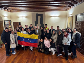 Plasencia refuerza la integración de los venezolanos mientras su país atraviesa momentos difíciles