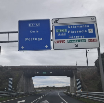 Zamora guarda silencio por las víctimas del atentado de Barcelona 