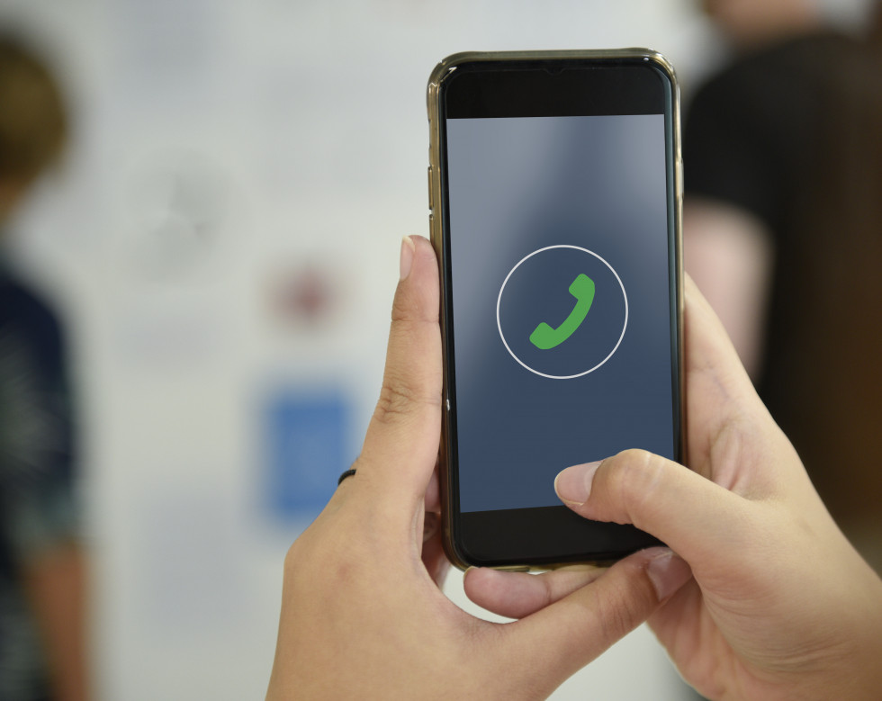 La Junta lanza un canal de WhatsApp para reforzar la información a empresas y autónomos
