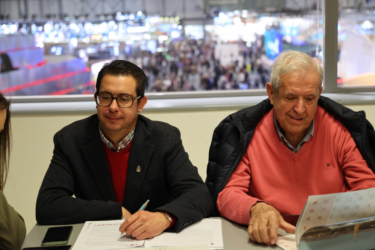 Alberto Piris, en la Asamblea de la Red Medieval en FITUR