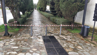 Moraleja pide a los vecinos que no intenten cruzar con vehículos ni a pie tramos anegados por el agua