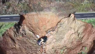A vista de dron: así se ve el colapso que arrastró 30 metros de carretera en Extremadura