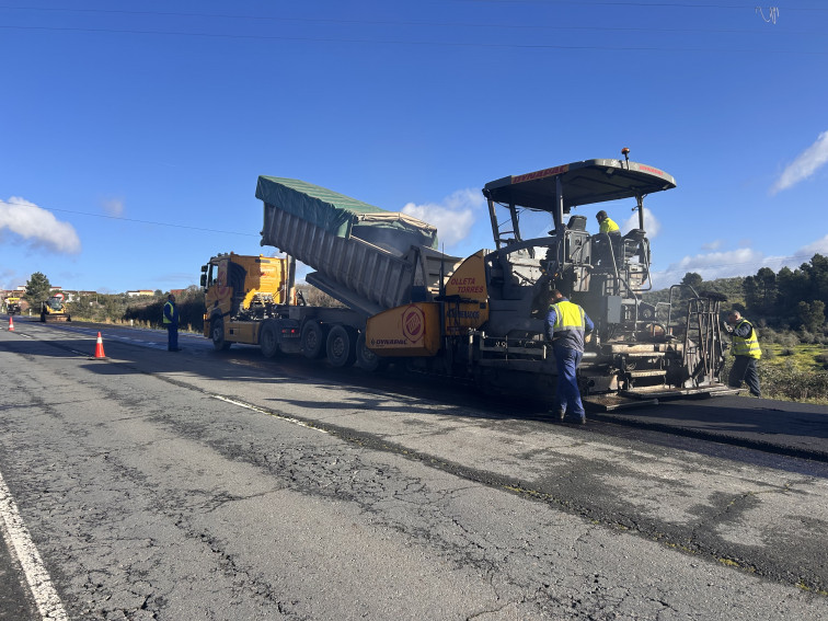 La Junta de Extremadura mejora la carretera EX-109 en Perales del Puerto