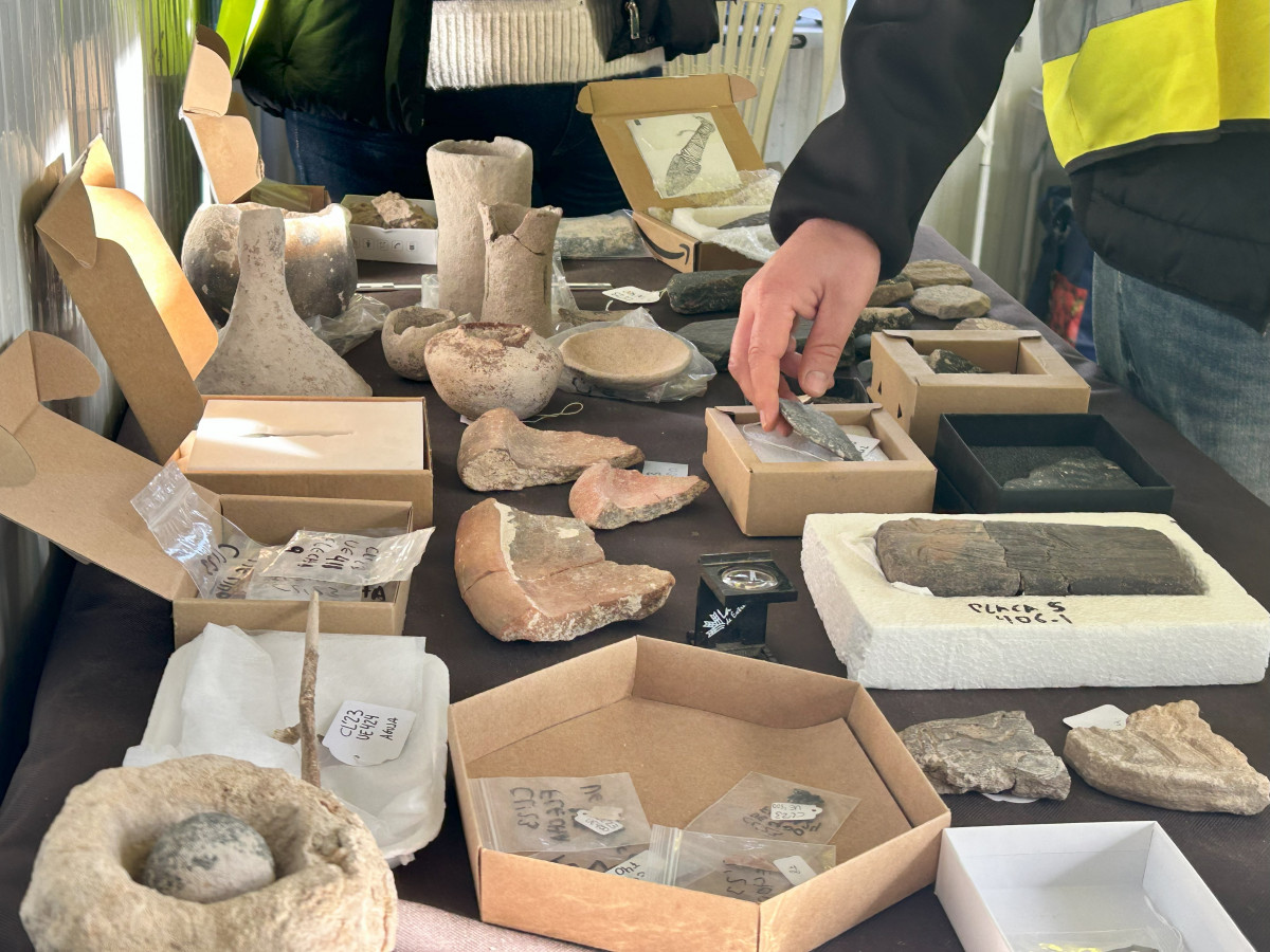 ALMENDRALEJO PIEZAS ENCONTRADAS EN EL YACIMIENTO CORTIJO LOBATO  JUNTA EXTREMADURA