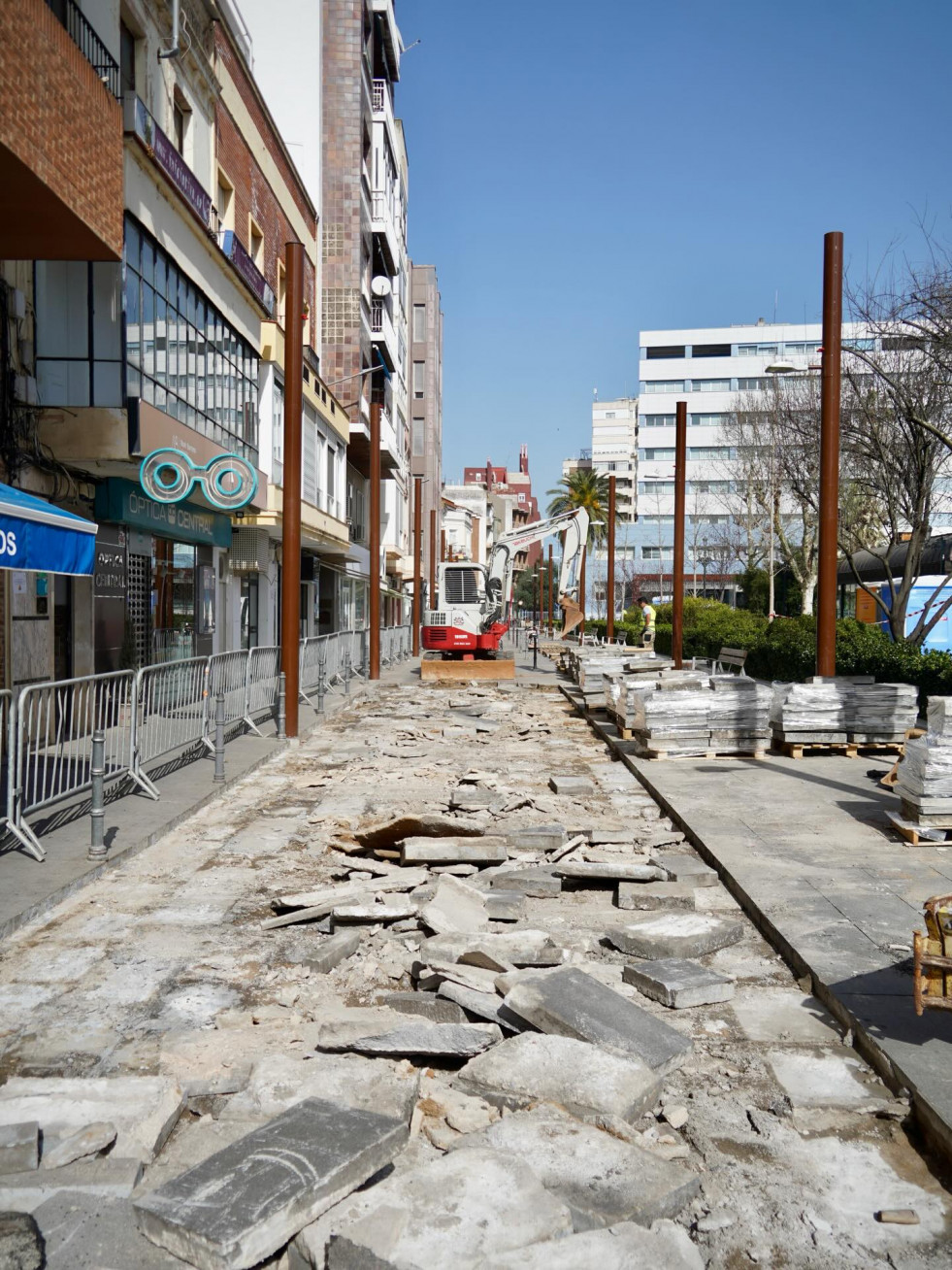Comienzan en San Fernando las obras de renovación del acerado de Badajoz